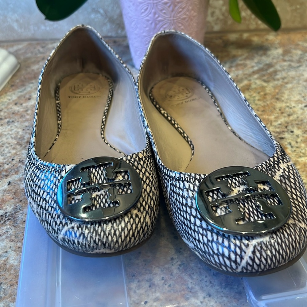 Ballet flats